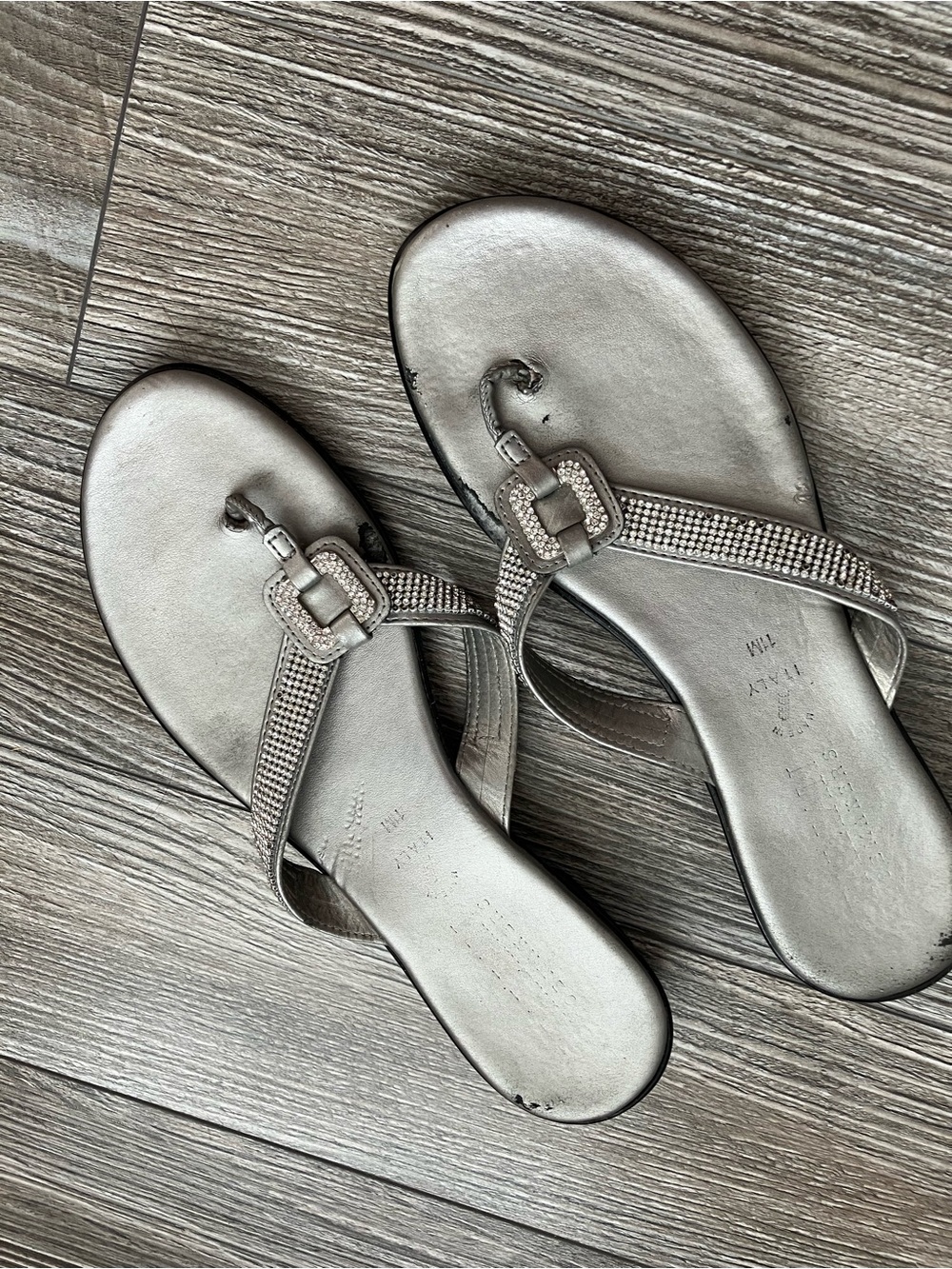 🌸 Italian Shoemakers Silver Rhinestone T-Strap Sandals